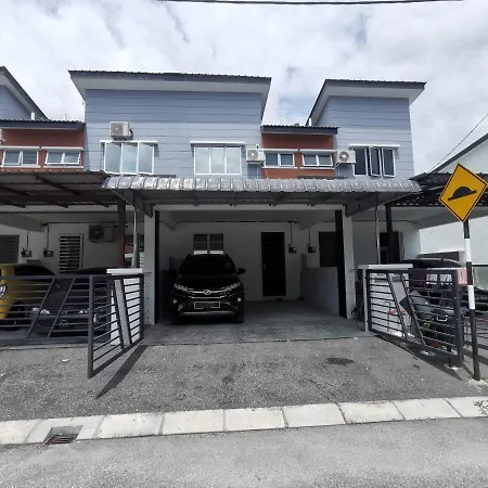Lynn Homestay Seri Iskandar Exterior photo