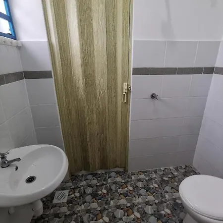 Lynn Homestay Seri Iskandar Exterior photo