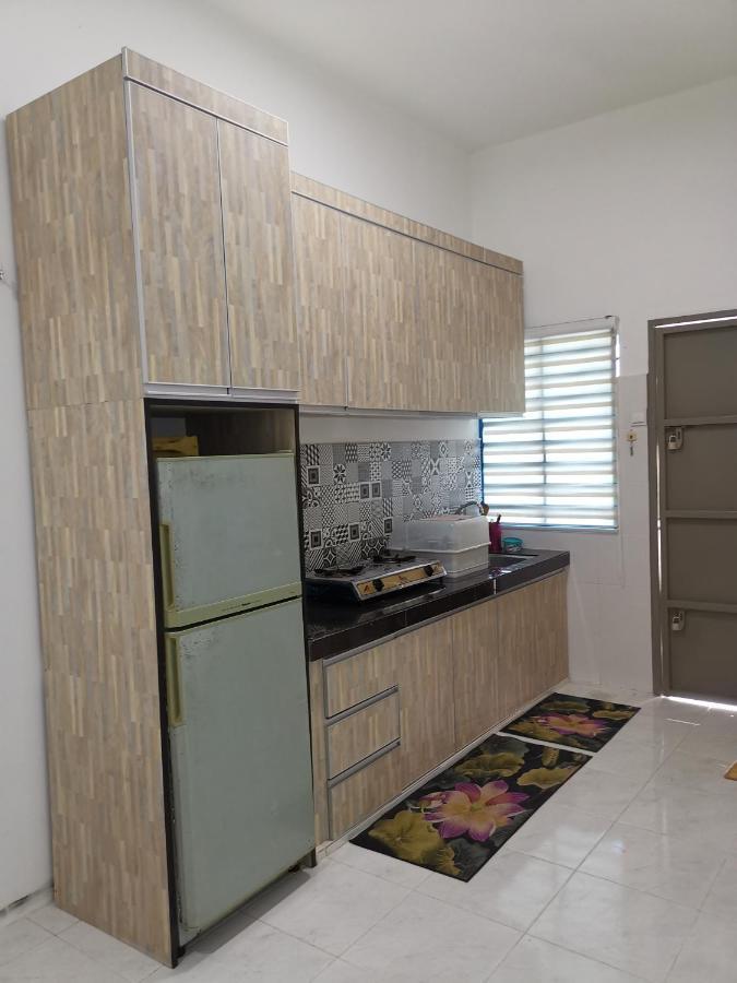 Lynn Holiday home Seri Iskandar
